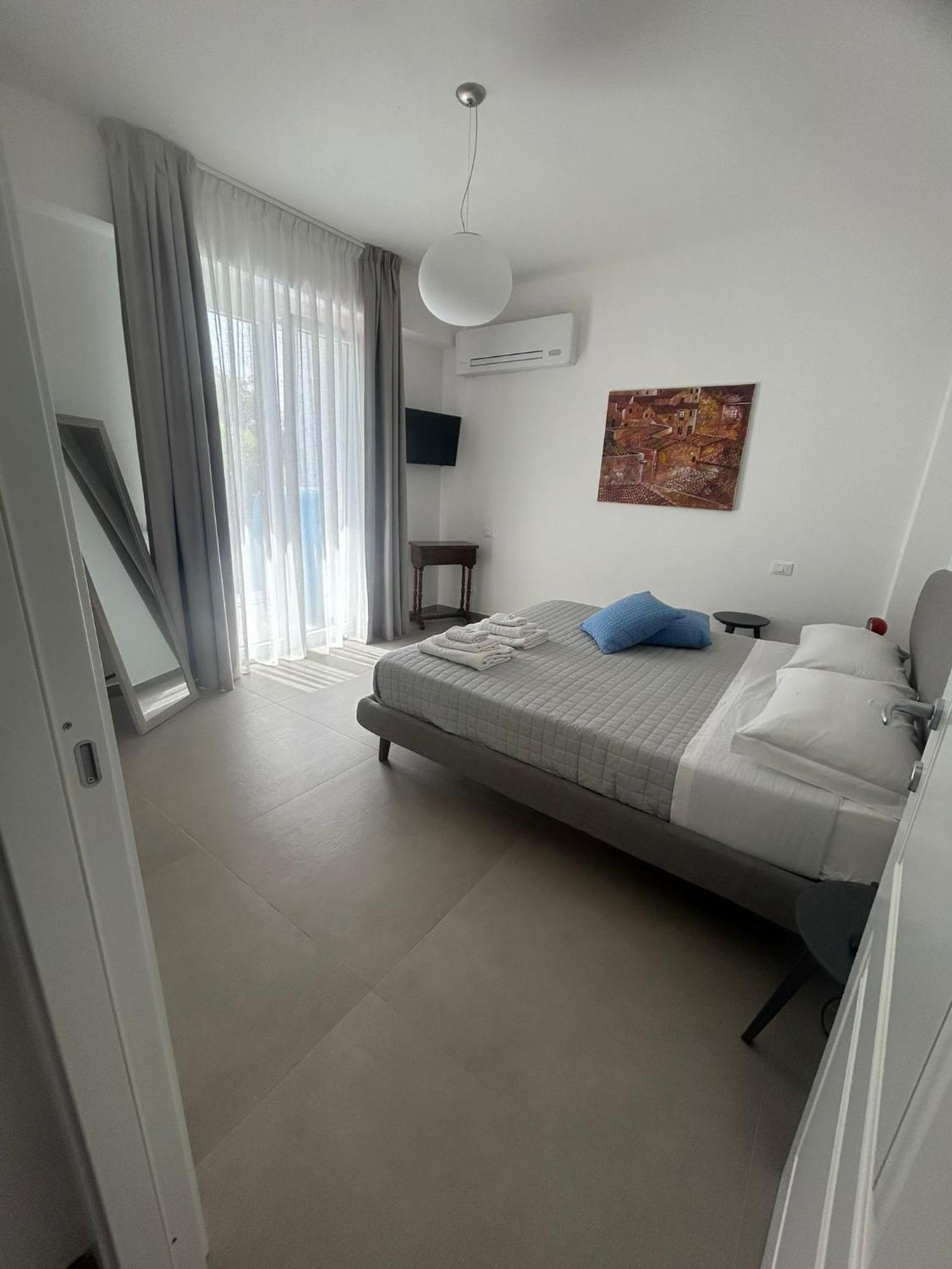 Mondello Felix - Appartamenti In Villa A 600M Dal Mare Luaran gambar